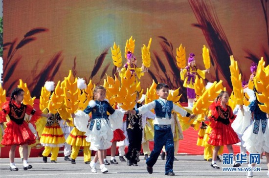 （國際）（2）吉爾吉斯斯坦青少年慶祝衛國戰爭勝利70周年