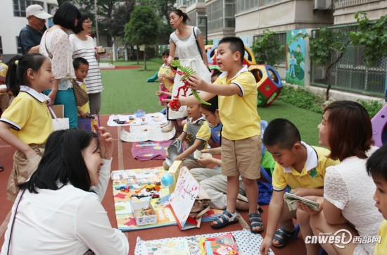 幼儿园跳蚤市场