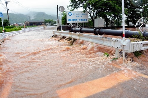 日本九州地区普降暴雨 雨量远超往年气象厅预