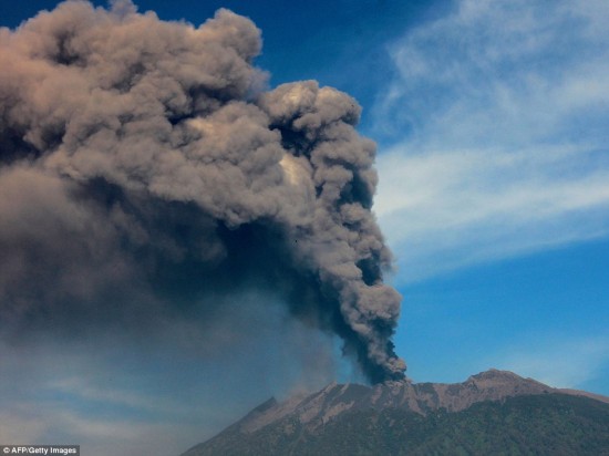 全球火山活跃喷发 多班飞机停运(高清组图)