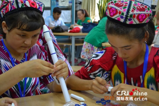 新疆民族青少年游学京城 让梦想的种子生根萌