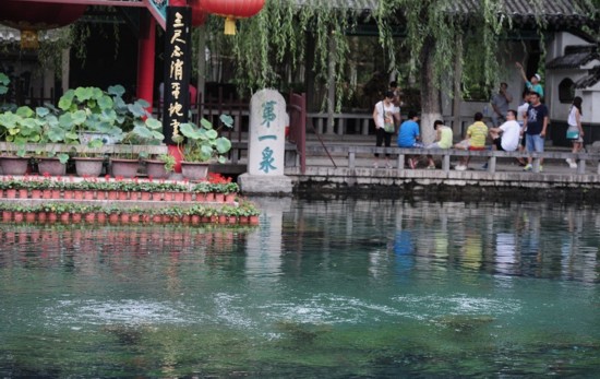 济南暴雨 济众泉摆脱红色预警活力复苏(图)