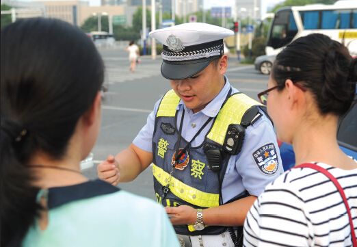 安徽八千交警人手一个执法记录仪,执法时必须