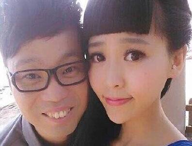 当时,王迅并没有与患难与共十年的老婆魏臻离婚,2013年8月王迅离婚