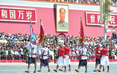 受閱服裝所有官兵逐人定制 老兵服裝還原歷史舊貌