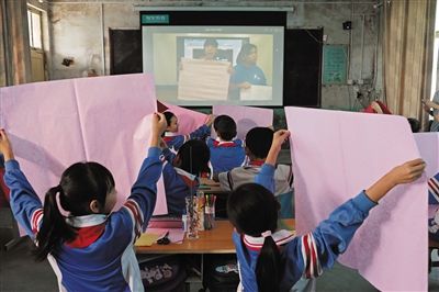 北京教师远程送课至河南乡村学校 在线教育解
