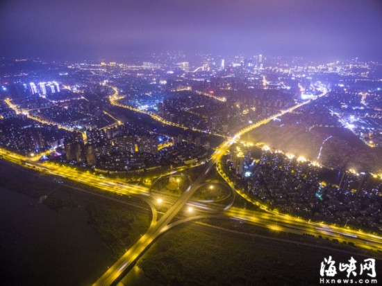 福州大桥夜景如梦如幻 连接起城市各个角落(图