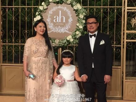 黄晓明婚礼现场演绎制服诱惑 热舞模仿baby男