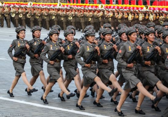 朝鲜劳动党建党70周年阅兵式 女兵风采惊艳(高