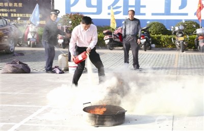 大丰一家居广场组织商家举行消防运动会