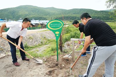 吉林珲春市同心筑堡垒边陲党旗红