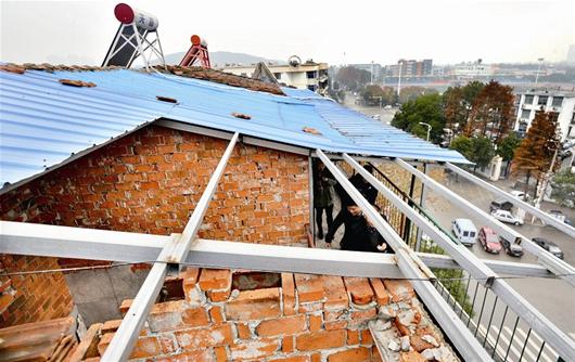 顶楼居民自建房屋出租 武汉城管多次上门硬是拆不掉