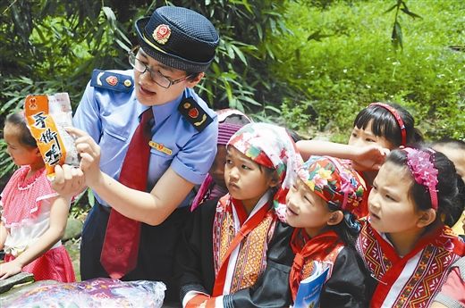 防城港市小学适龄人口有多少_防城港市实验小学