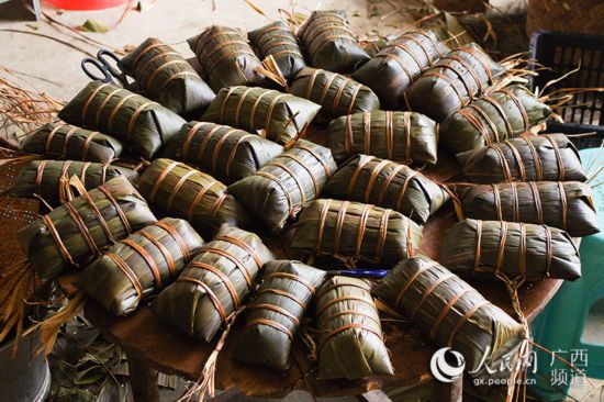 2月7日电 (朱晓玲,农冠斌)粽子是壮乡人民过春节必不可少的传统美食