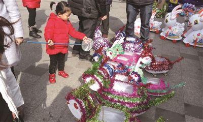 南通海门传统手扎花灯俏销 老手艺传承人难寻