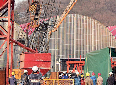 镇江长江大桥南主墩首根钻孔桩成功灌注