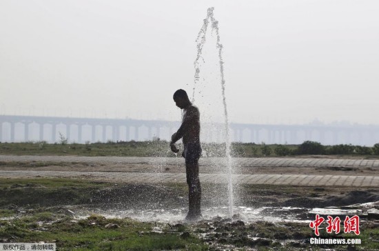 印度持续高温超160人死亡 最高达45度