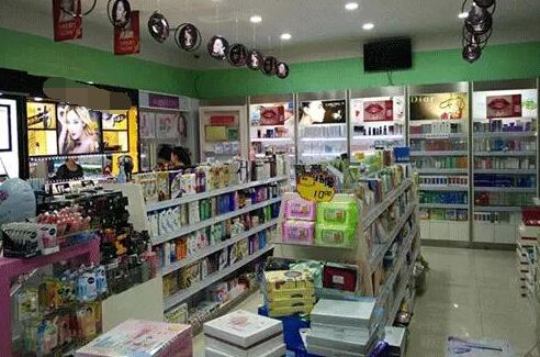 男子劫持化妆品店 连云港店员一番话吓退劫匪