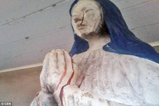 神迹!玻利维亚一圣母玛利亚雕像流血泪