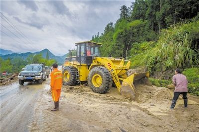 因台风阻断的国省道已全部抢通 浙江泰顺331省