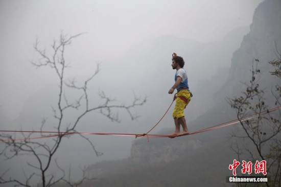 诞生百米扁带倒走速度最快吉尼斯世界纪录(