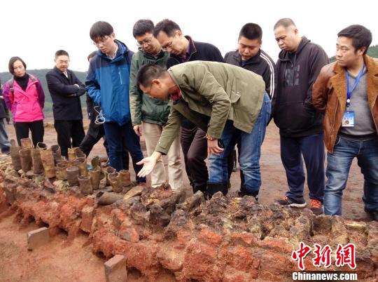 灶浦镇 人口_...本报:崇寿镇四灶浦村发生一起命案,一男子将妻子杀死后自首