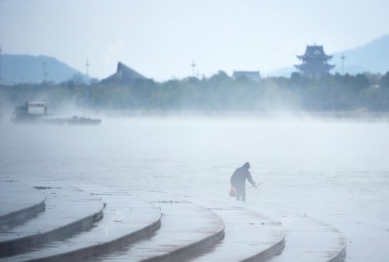 烟雨朦胧湘江美