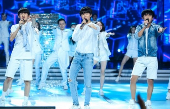 《快乐大本营》陪你跨年史上最豪华嘉宾阵容:tfboys,吴亦凡,张艺兴