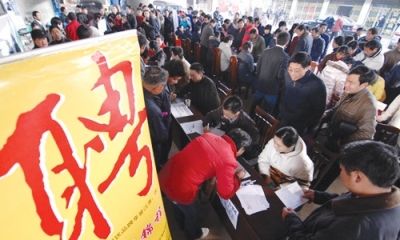 扬州经开区新春招聘会举行 技能人才抢手