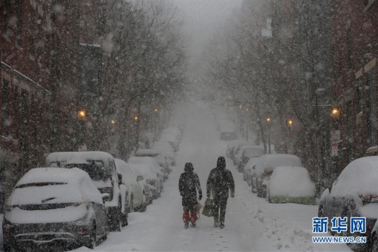 （外代一线）（8）美国东北部遭遇暴雪　5000万人生活受影响