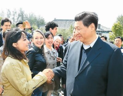 习近平的人民情怀:牵挂群众寄语青年