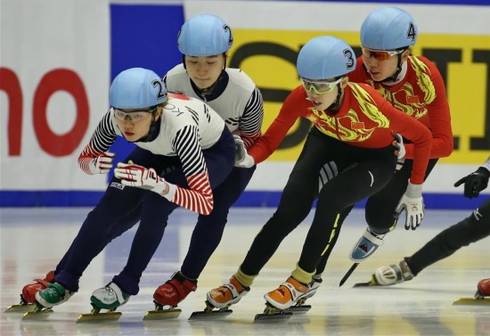 组图:亚冬会短道速滑女子3000米接力赛 中国队摘银