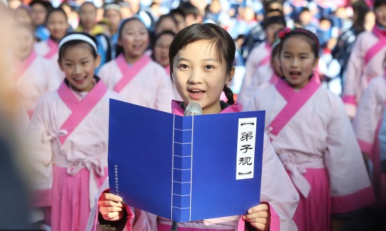 林妙可考名校屡落榜引热议 奥运女孩如今穿衣