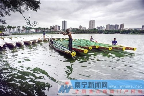 中国东盟国际龙舟邀请赛受瞩目 26条“龙”现南湖