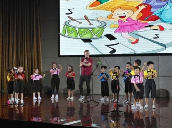 菲卡首届英文戏剧文化节在郑州举办