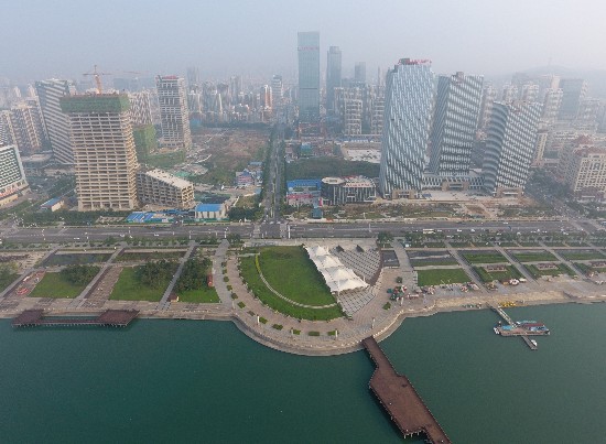 这是青岛黄岛区海滨(8月9日摄.新华社记者 朱峥 摄