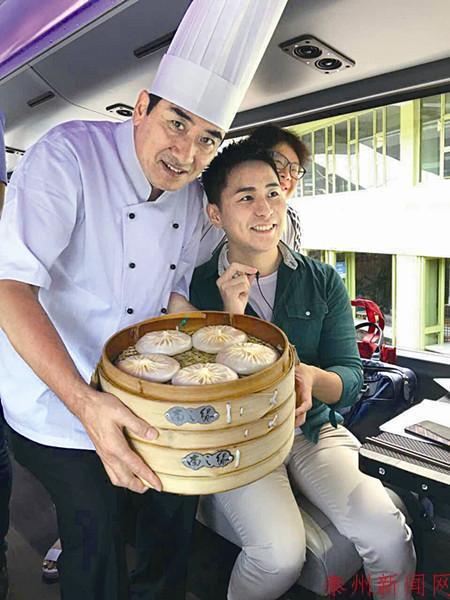 泰州美食登上香港米其林水晶巴士