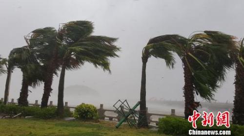 台风天鸽的逼近 珠海掀狂风暴雨 (未来48小时