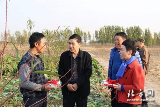 天津出版发行小分队送十九大学习读物进基层