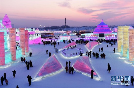 用冰雪打造幸福产业--东北三省推动冰雪旅游产