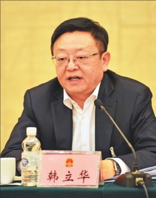 大庆代表团团长,大庆市委书记韩立华:争当全国资源型城市转型排头兵