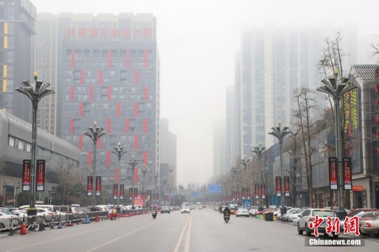 贵州迎来低温雨雪天气 多地出现大雾凝冻