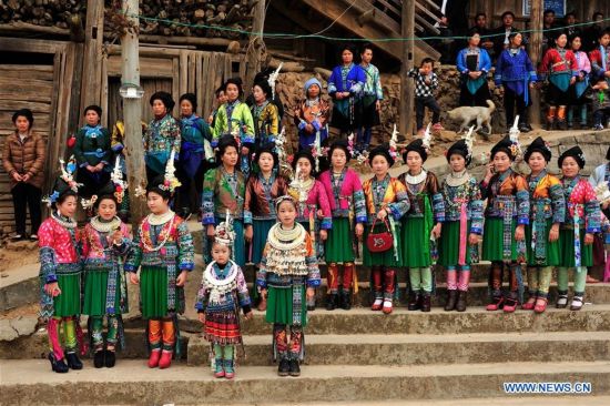 (MOMENTS FOREVER)(FESTIVECHINA)CHINA-SPRING FESTIVAL-ETHNIC MINORITIES (CN)