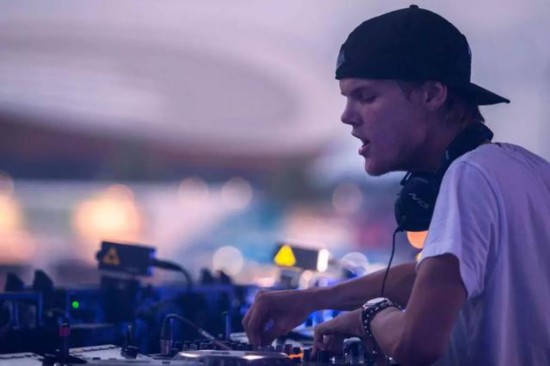 瑞典知名dj艾维奇(avicii)惊传逝世享年28岁!