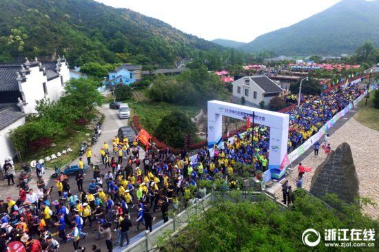 全国徒步大会!1500名徒步爱好者神行定海山