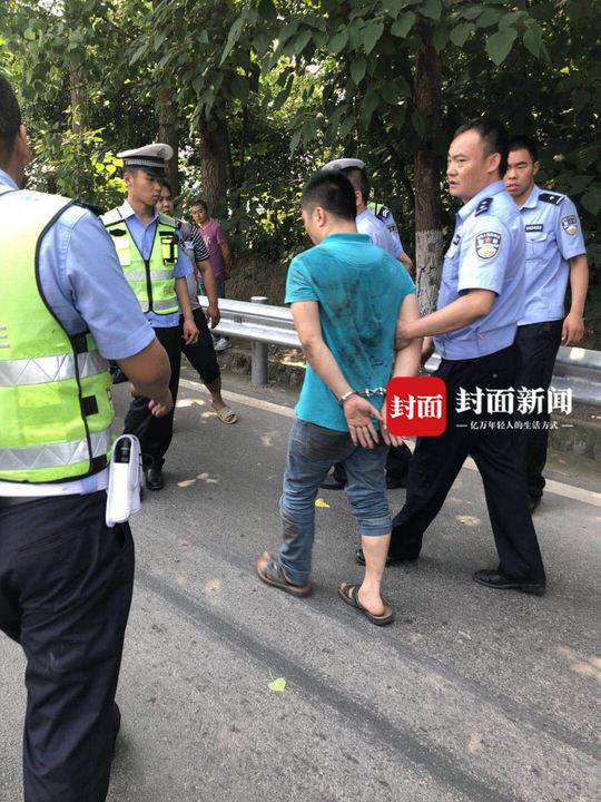 私改车辆被拦竟查出网上逃犯 车主逃离20分钟