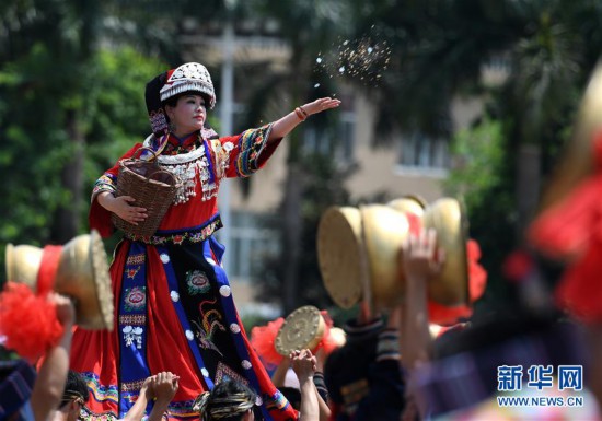 广西都安:瑶族同胞共迎"祝著节"