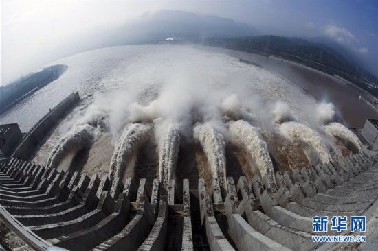 三峡水库持续泄洪应对2018年长江第2号洪水