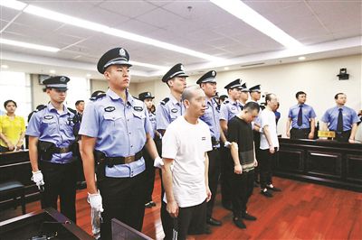 6人團伙組織33名考生作弊獲刑