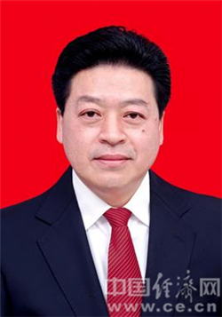 县委常委 李大武,刘桂虎任副县长   李大武,男,汉族,重庆市奉节县人